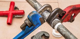 Jak uszczelnić wycieki ze skrzyni biegów?