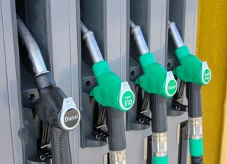 Ile pali benzyny auto na gaz?