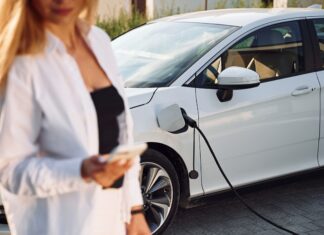 Najciekawsze udogodnienia i funkcje w samochodach elektrycznych